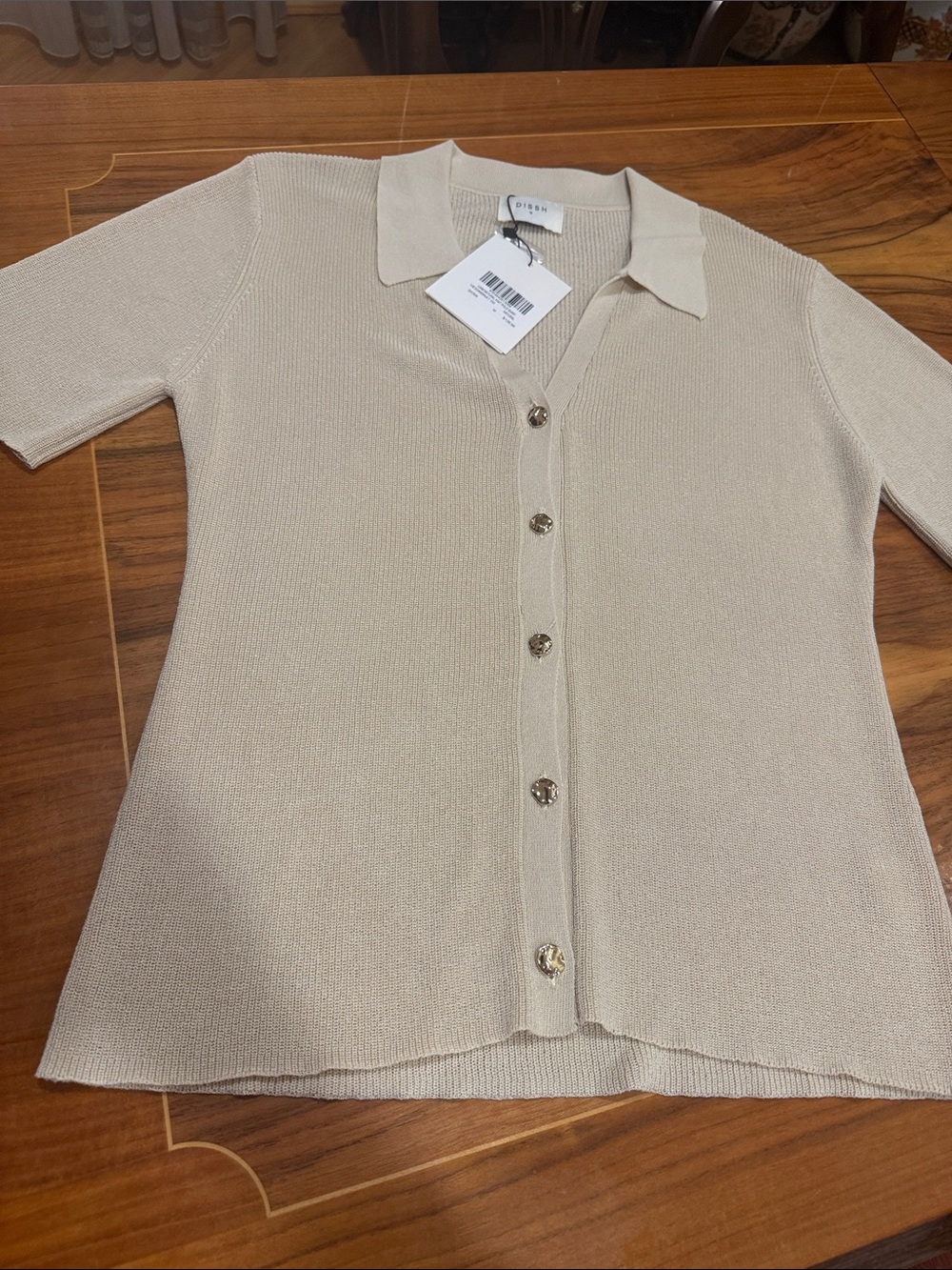 Dissh Cream Short-Sleeve Collared Button-Up Sweater